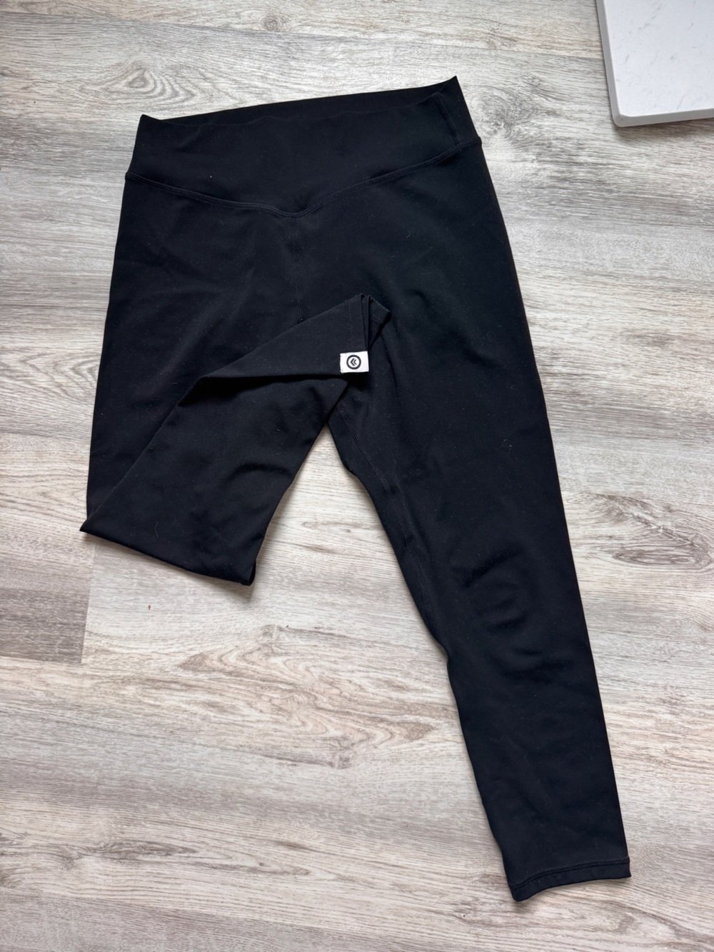 The Ladies Edge TLE Black Leggings in Medium, Worn only a few times like new